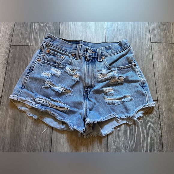 Levi’s Distressed High Rise Shorts Size 4 - Picture 1 of 6